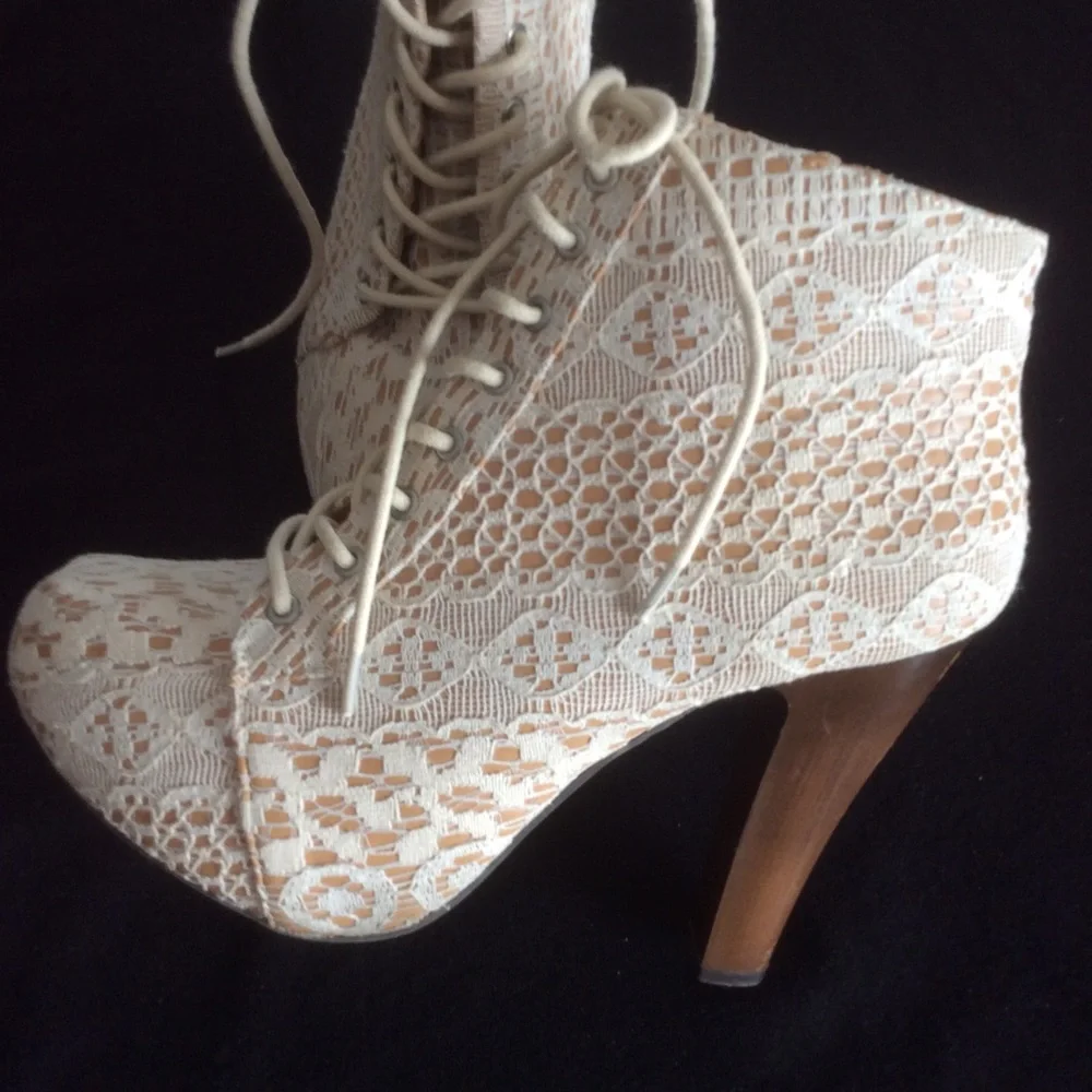 Qupid guc lace